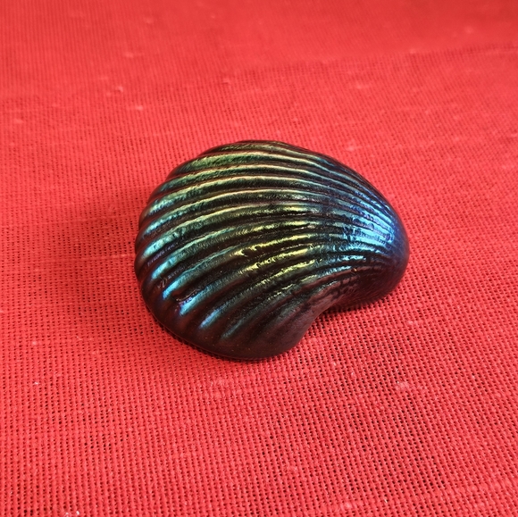 Iridescent Glass Seashell - Picture 1 of 4